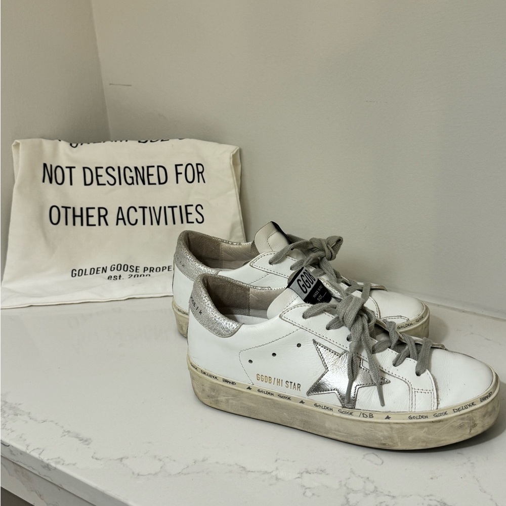 GOLDEN GOOSE Hi-Star Low-Top Sneaker - Wm Size 35/5